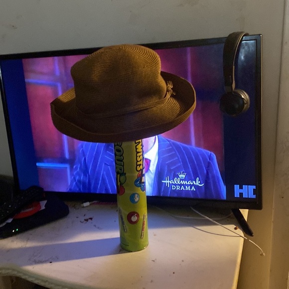 Floppy brown hat with thin piping - Picture 5 of 8